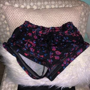 RARE lululemon flower shorts size 6